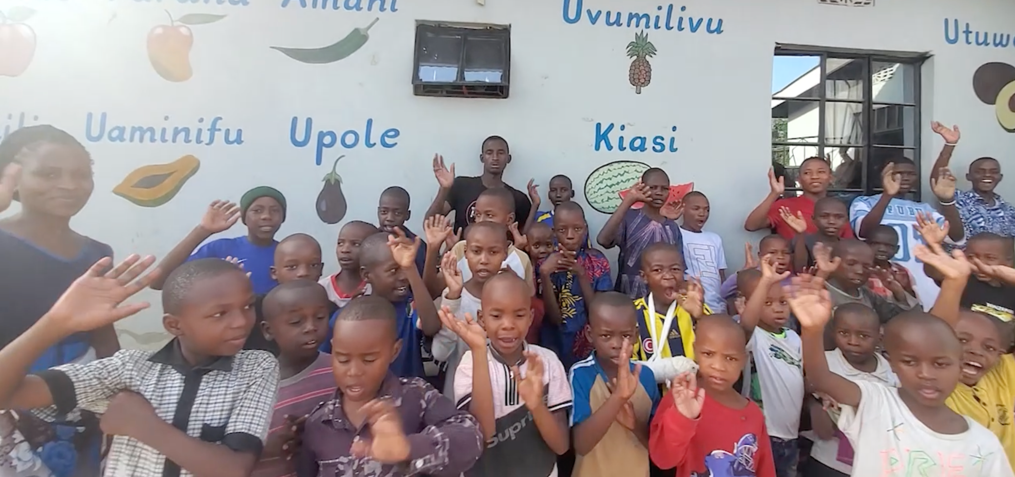 Raw Organics hjælper et børnehjem